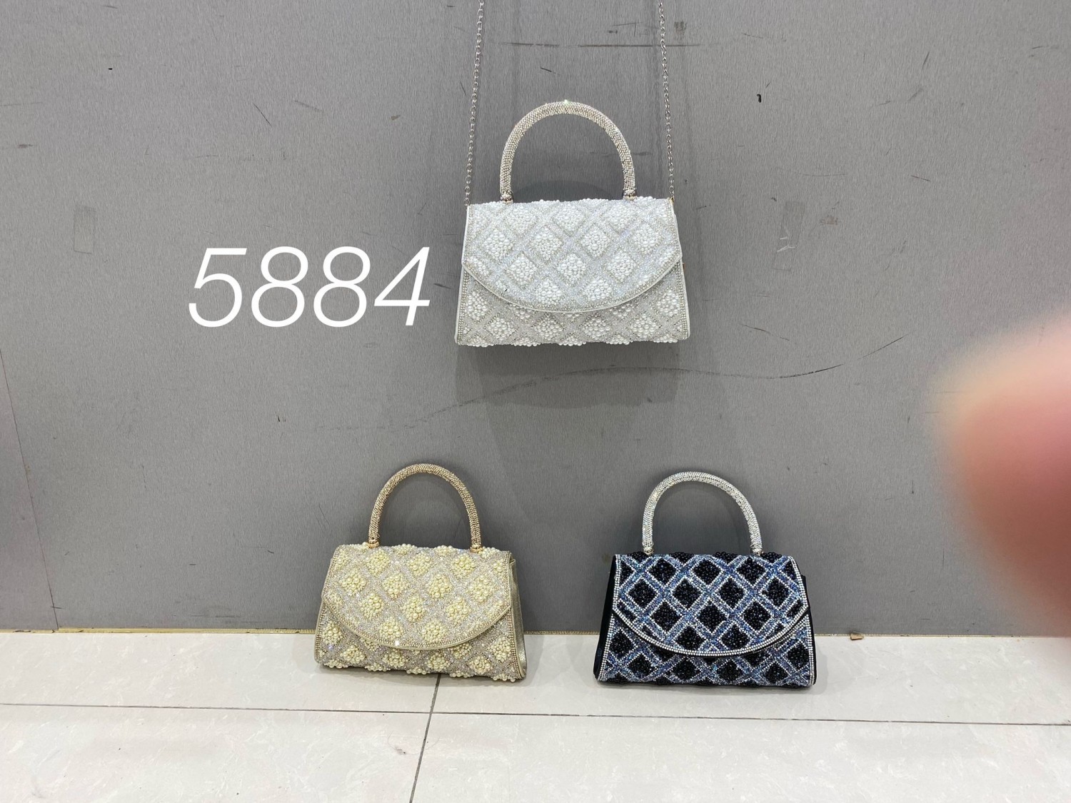 24P-5884(F2