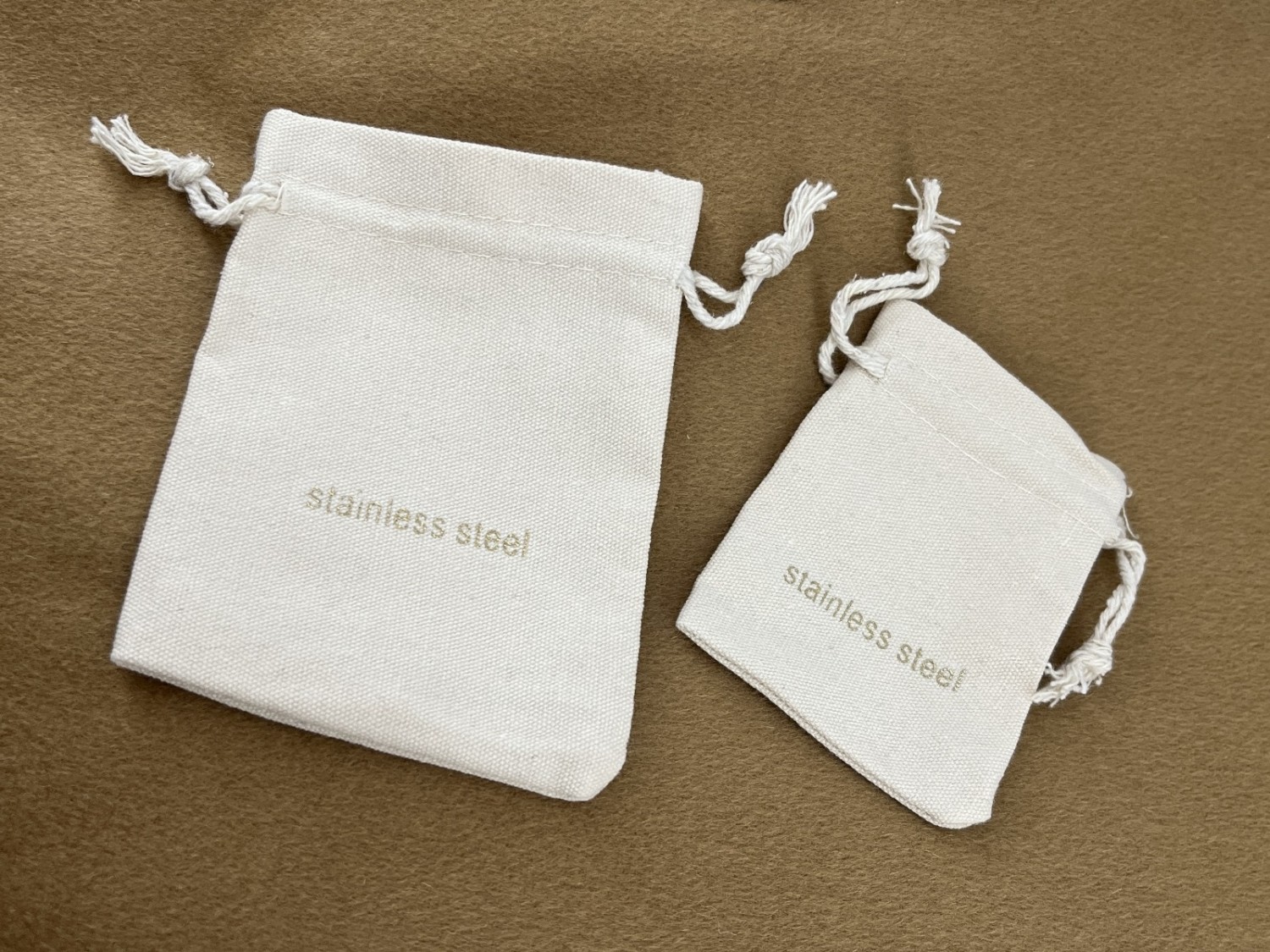 POCHETTES DE BIJOUX BEIGE 1